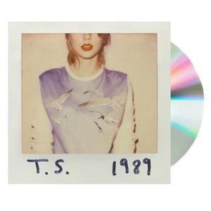 “1989” CD w/ Photos From Taylor 1-13
